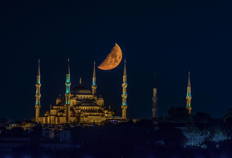 Moonset-2